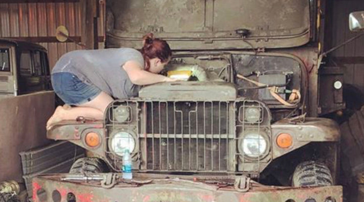 Finding the Humor and Persevering Through the Plot Twists of Your Life, With Brittani of Birds Caps